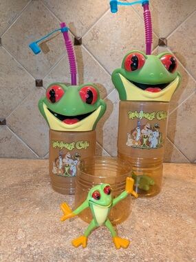 2 Rainforest Cafe Cha Cha the Tree Frog 3D Head Travel Cups